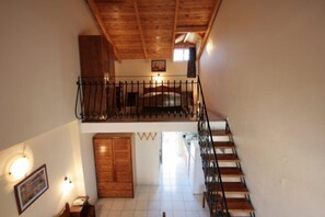 Egyptian cotton sheets, iron/ironing board - Village Inn Studios & Family Apartments (Zakynthos)