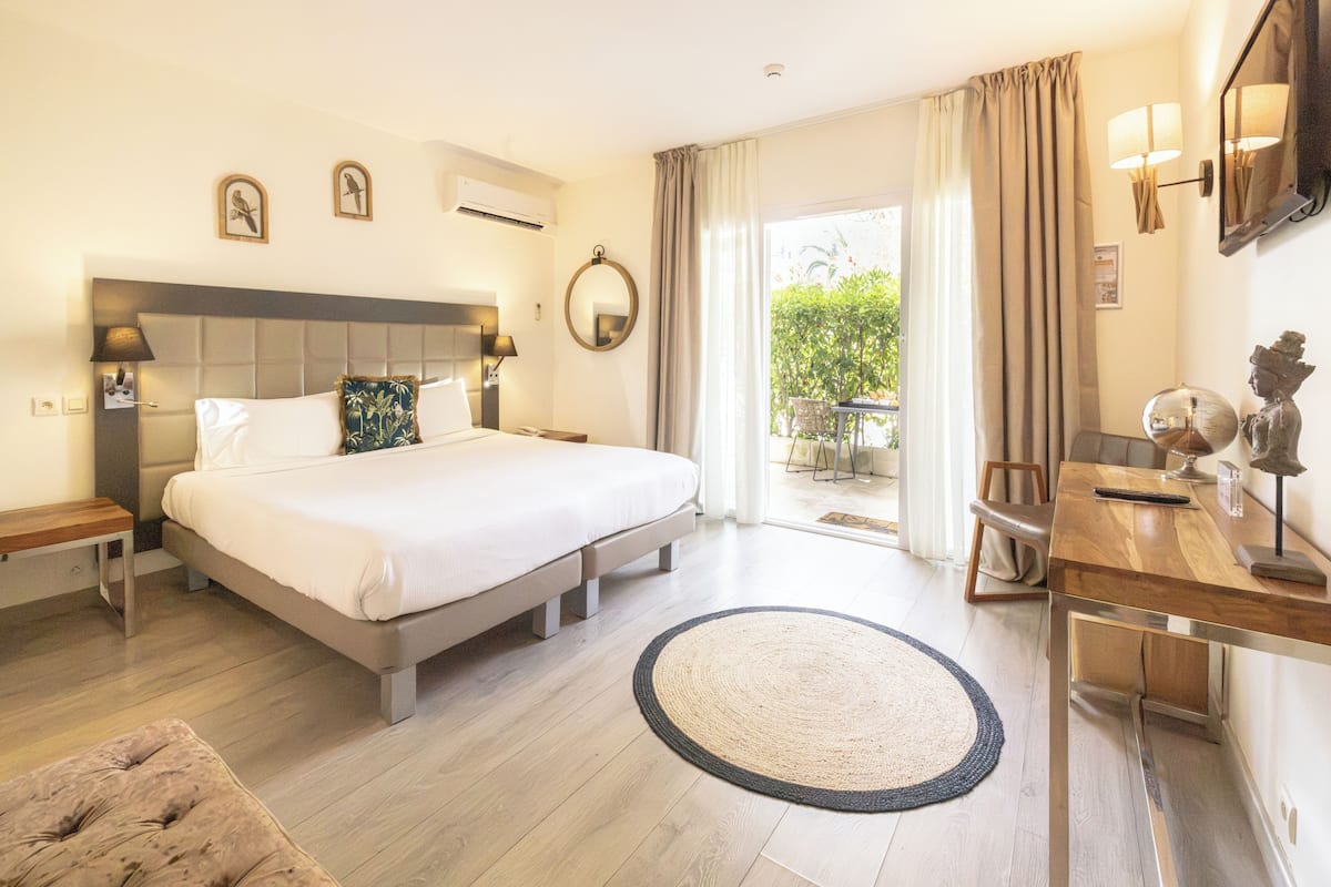 Comfort Double Room, Annex Building | Minibar, in-room safe, WiFi (free)