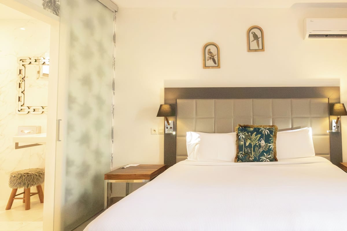 Comfort Double Room, Annex Building | Minibar, in-room safe, WiFi (free)