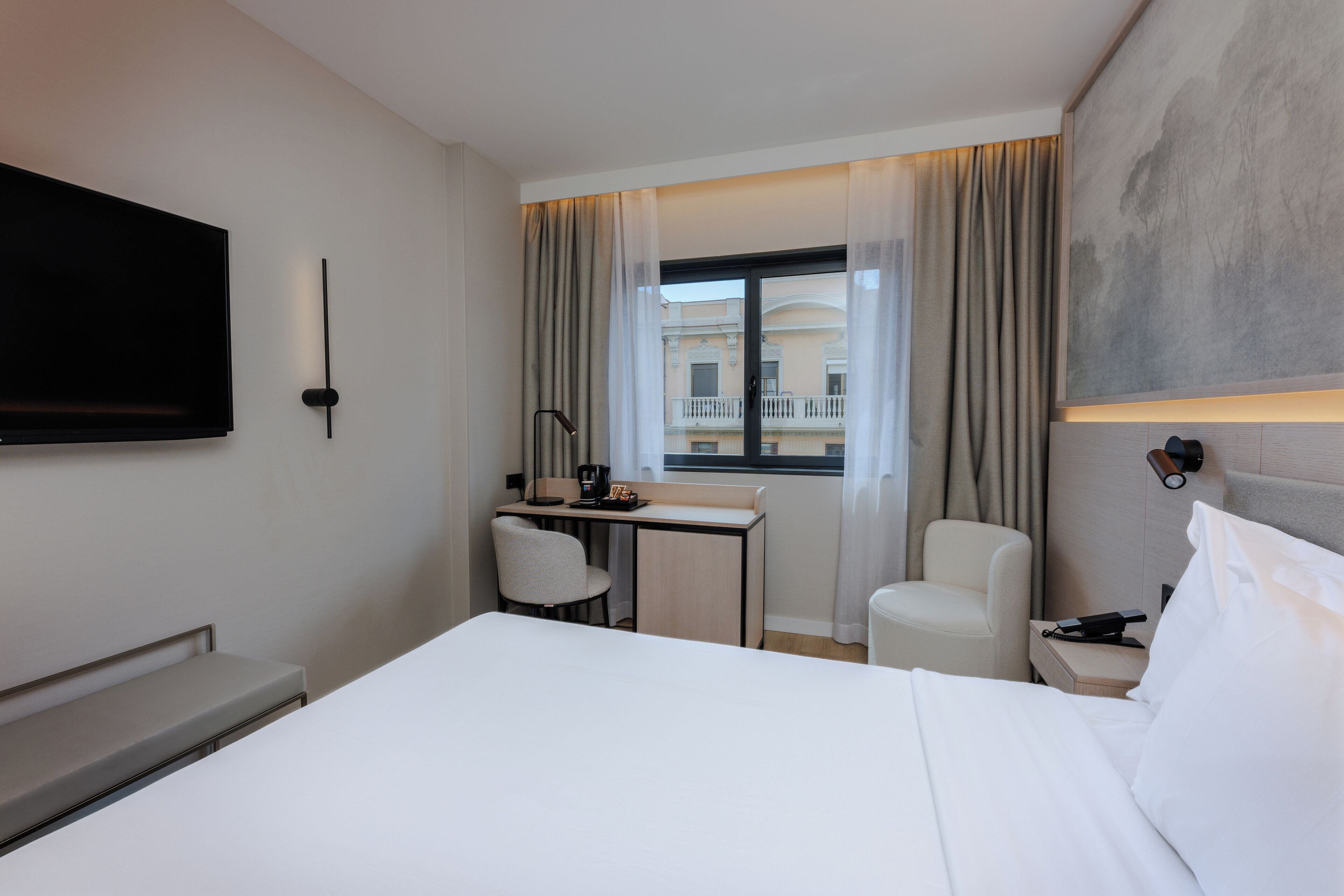 comfort double room | 1 bedroom, down duvets, minibar, desk