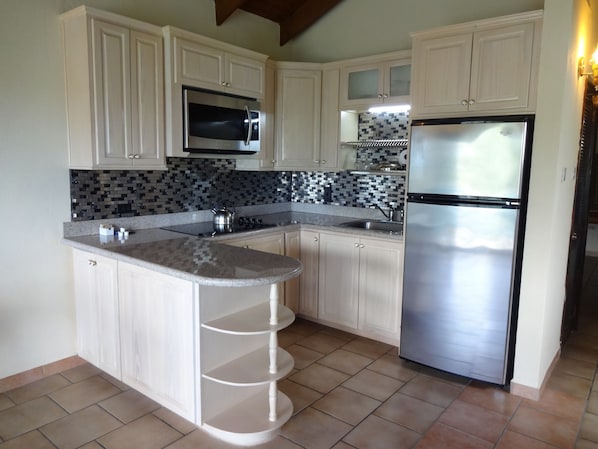 Suite, 1 Bedroom - Non-Smoking | Private kitchen | Coffee/tea maker