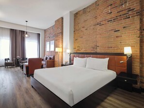 Ropa de cama de alta calidad, minibar, escritorio y cortinas blackout 