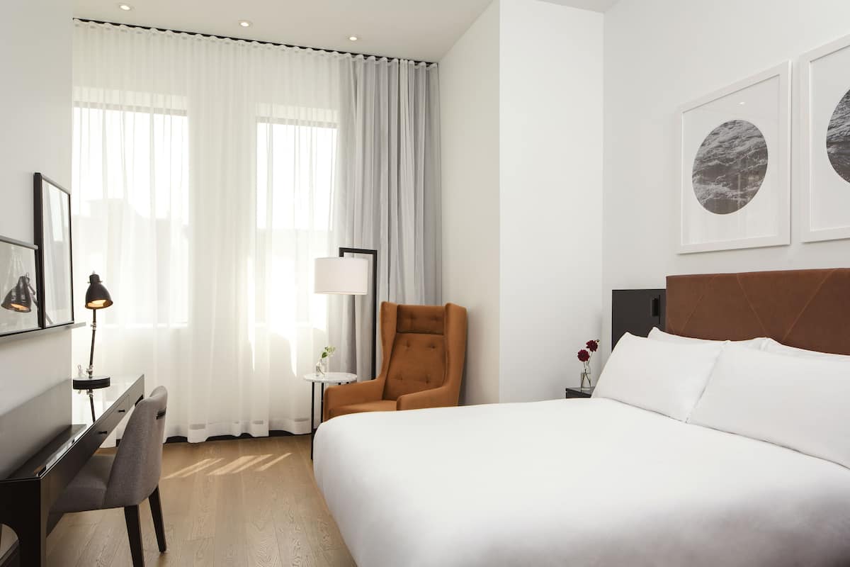 Deluxe Room, 1 Queen Bed