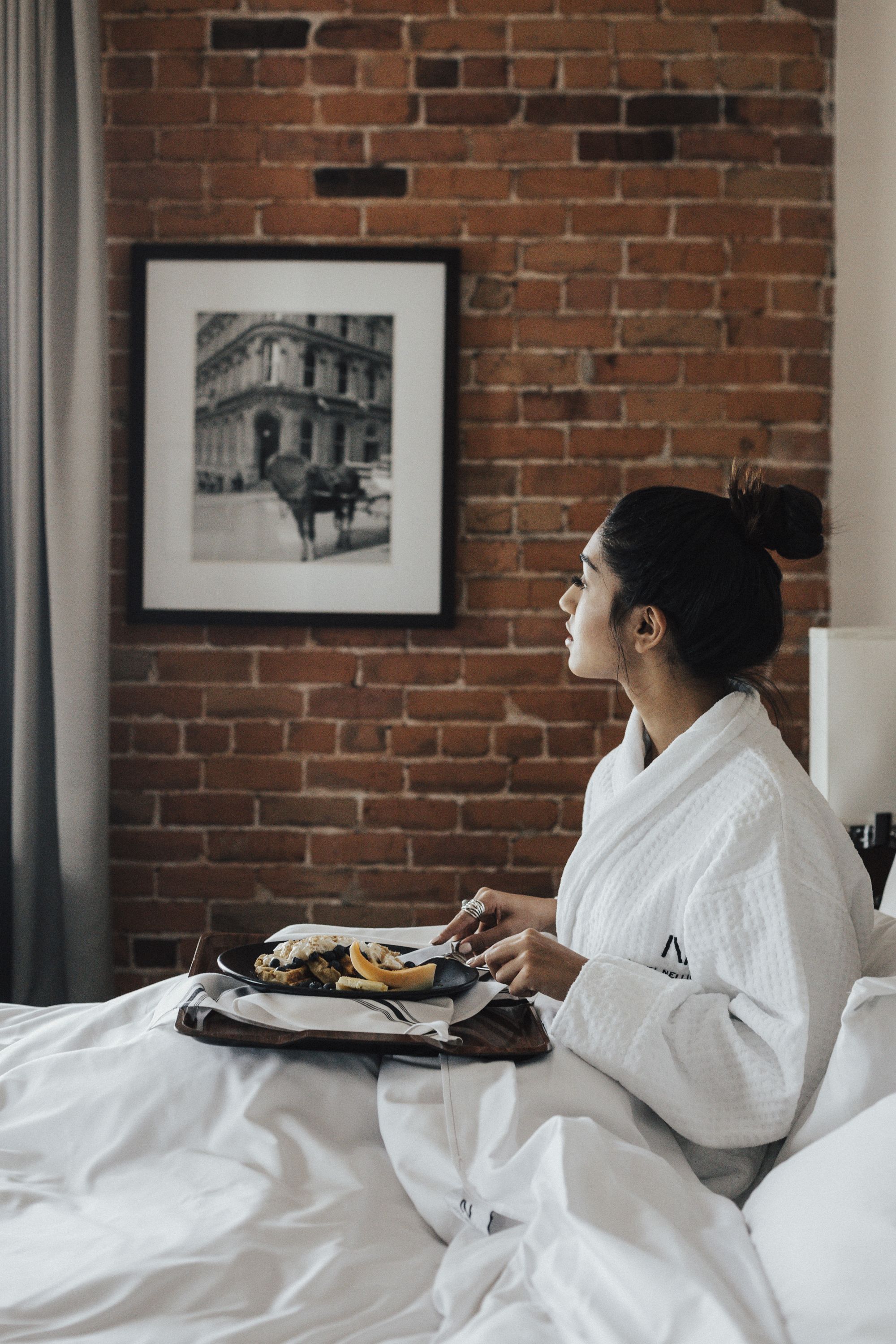 Superior Room, 1 King Bed | In-room dining
