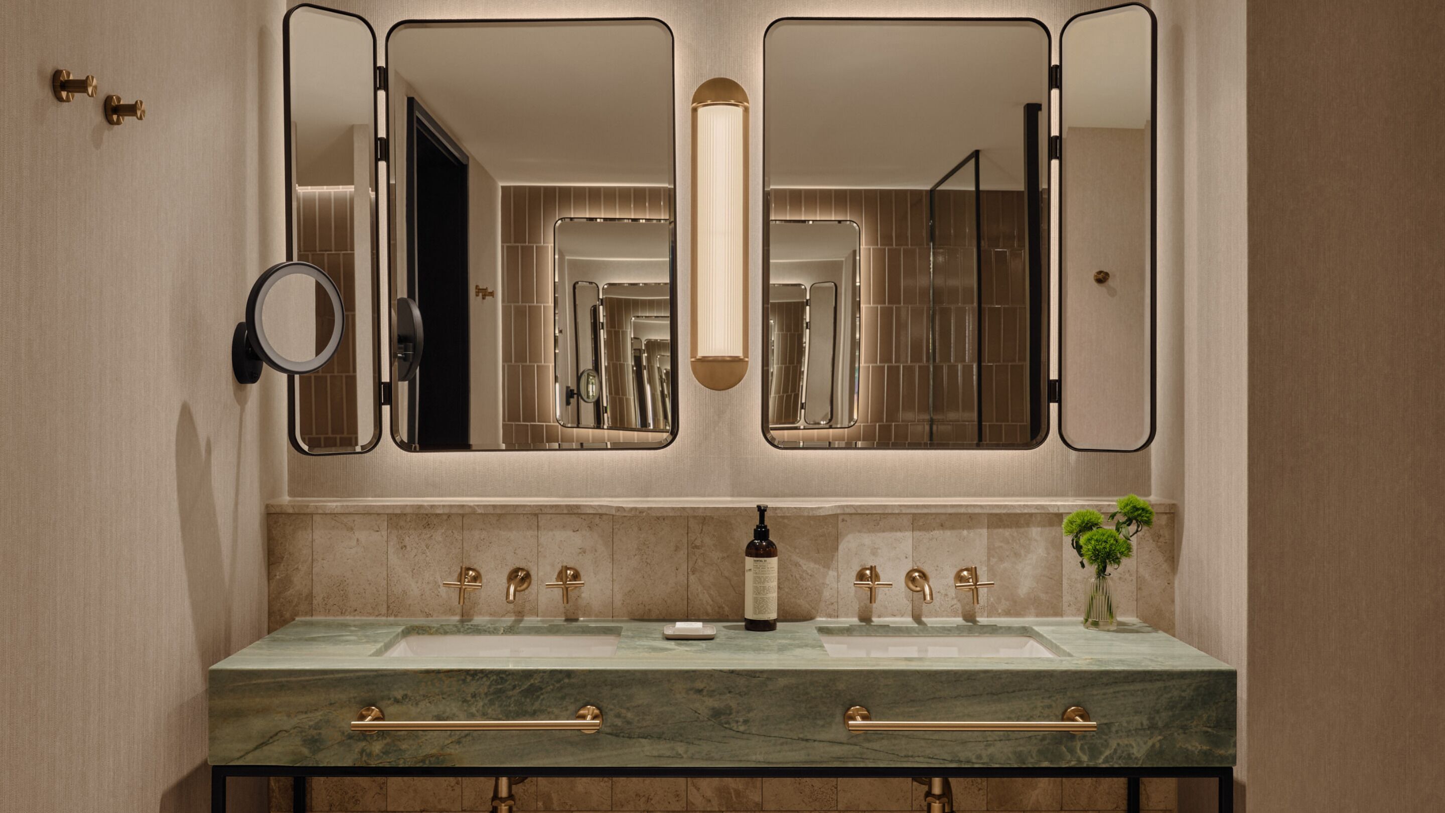 Photo - Hotel Nelligan