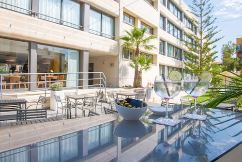 Atenea Park - Suites Apartments