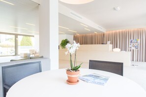 Reception - Atenea Park - Suites Apartments (Vilanova I la Geltru)