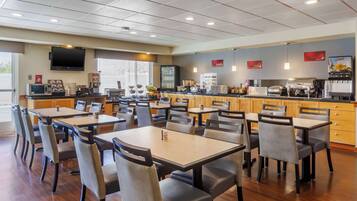 Free daily buffet breakfast