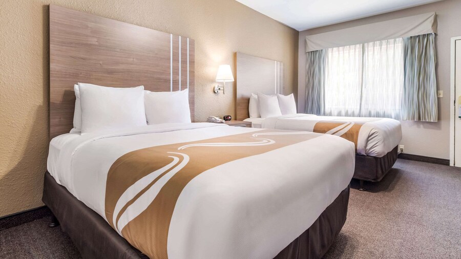 Quality Inn & Suites Bainbridge Island