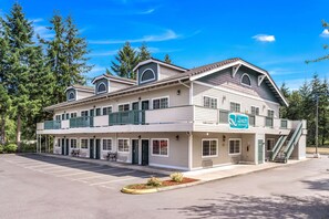 Exterior - Quality Inn & Suites Bainbridge Island (Bainbridge Island)