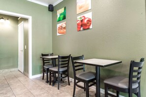 Desayuno continental incluido todos los días