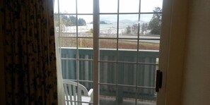 Suite | Pillowtop beds, iron/ironing board, free WiFi, bed sheets
