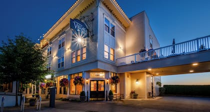 Fairhaven Village Inn