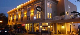 Fairhaven Village Inn