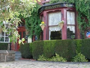 Exterior - The Butlers Hotel (Leeds)