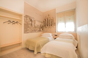 2 bedrooms, Frette Italian sheets, premium bedding, down duvets - Hotel Astoria Gallarate (Gallarate)