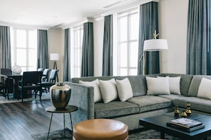 55-inch flat-screen TV with satellite channels, TV, Netflix - Marriott St. Louis Grand (St. Louis)