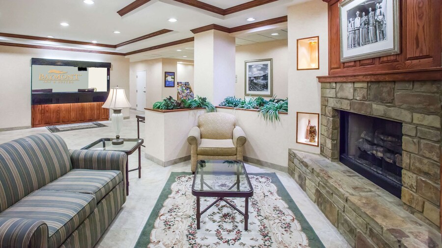 Baymont by Wyndham Hot Springs On the Lake