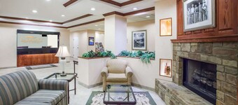 Baymont by Wyndham Hot Springs On the Lake