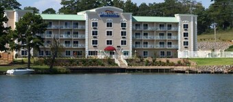 Baymont by Wyndham Hot Springs On the Lake