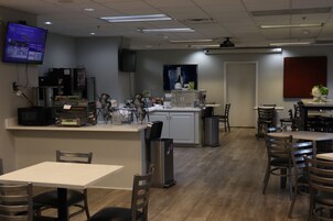 Desayuno de autoservicio incluido todos los días 