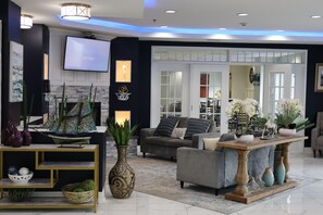 Lobby - Baymont by Wyndham Hot Springs On the Lake (Hot Springs)