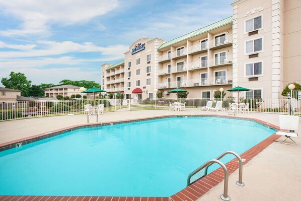 Seasonal outdoor pool