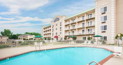 Baymont by Wyndham Hot Springs On the Lake