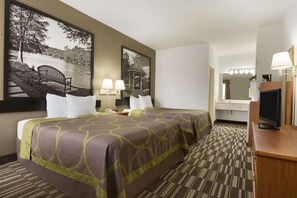 Blackout drapes, iron/ironing board, free WiFi, bed sheets - Super 8 by Wyndham Chatsworth/Dalton (Chatsworth)