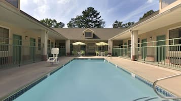 Seasonal outdoor pool, sun loungers