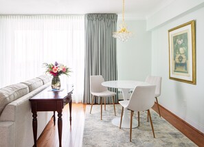 Suíte, 2 quartos | Vista do quarto