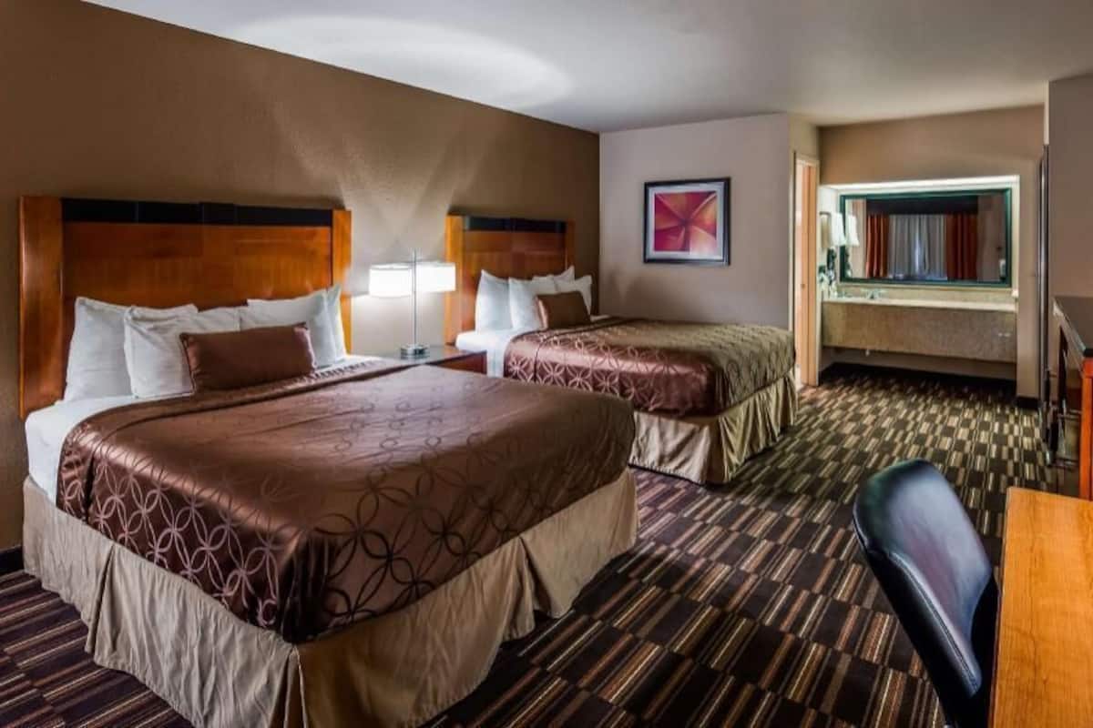 Pillow-top beds, in-room safe, desk, soundproofing