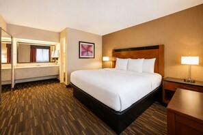Pillow-top beds, in-room safe, desk, soundproofing - Best Western Executive Inn (Hobbs)