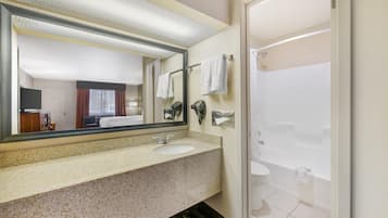 Standard Room, 2 Katil Ratu (Queen), Non Smoking, Refrigerator & Microwave | Bilik Mandi | Gabungan pancuran/tab mandi, kelengkapan dandanan diri percuma