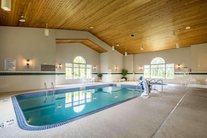 Indoor pool, pool loungers