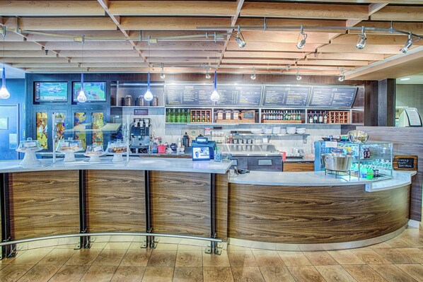 Desayuno a la carta (con cargo) los fines de semana