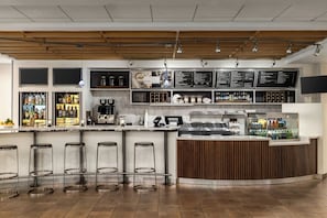 Breakfast and dinner served  - Courtyard by Marriott Fargo Moorhead, MN (Moorhead)