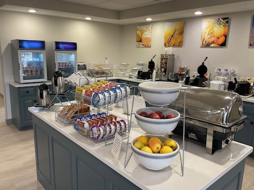 Comfort Suites Hotel and Conference Center