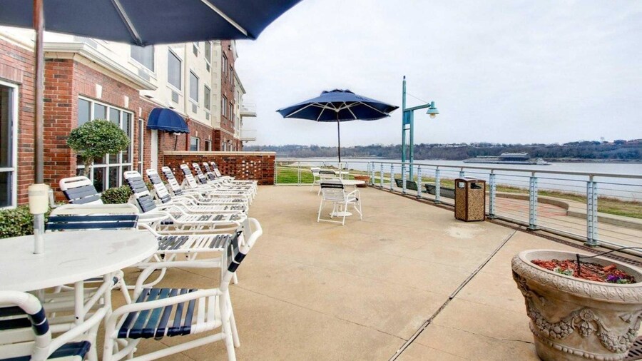 Clarion Suites Vidalia Riverfront