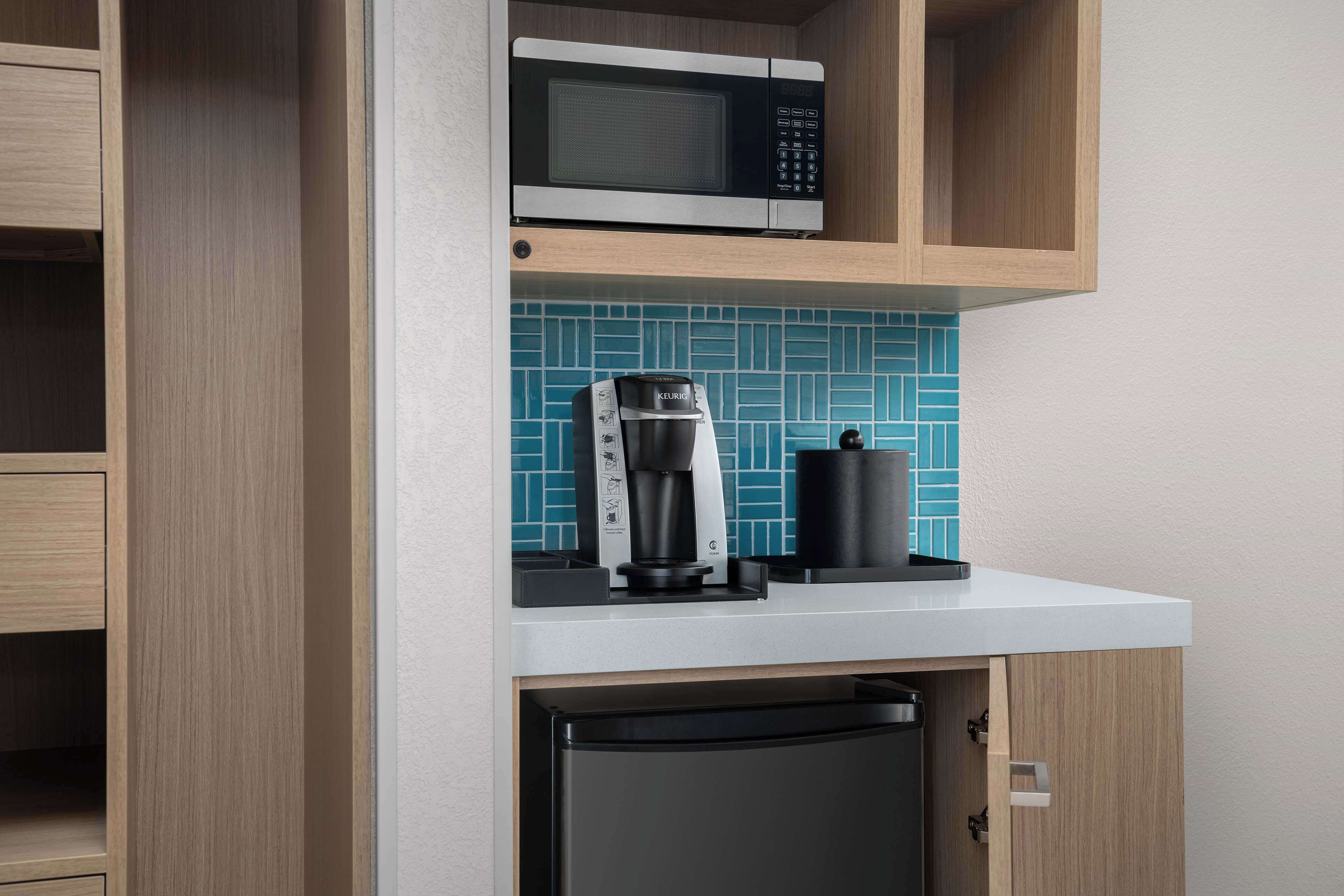 premium bedding, in-room safe, desk, laptop workspace