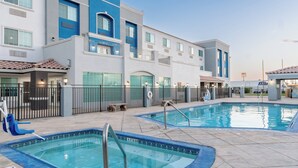 Unclassified image, 4 of 72, button - Holiday Inn Express Hotel & Suites El Centro by IHG (El Centro)
