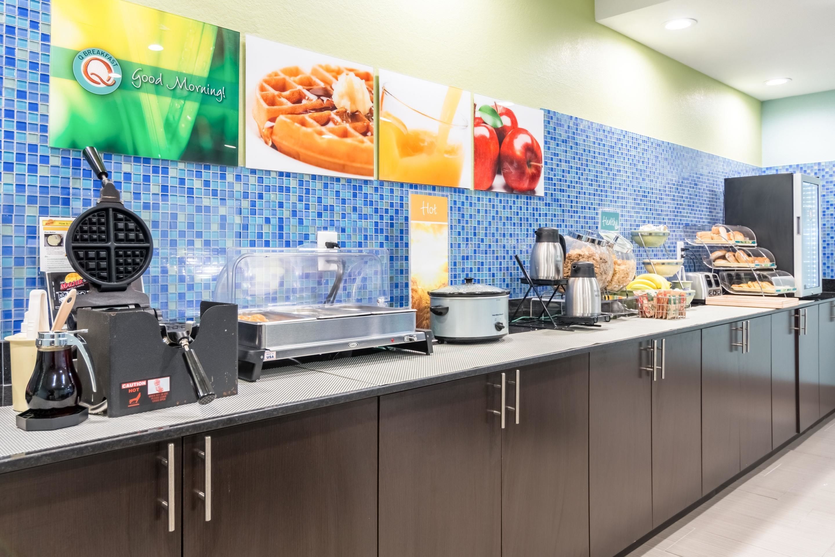 Café da manhã com buffet grátis todos os dias