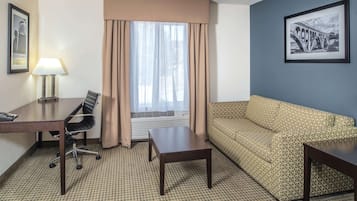 Premium bedding, desk, blackout drapes, soundproofing