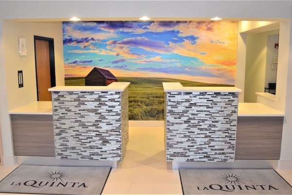 Check-in/check-out kiosk