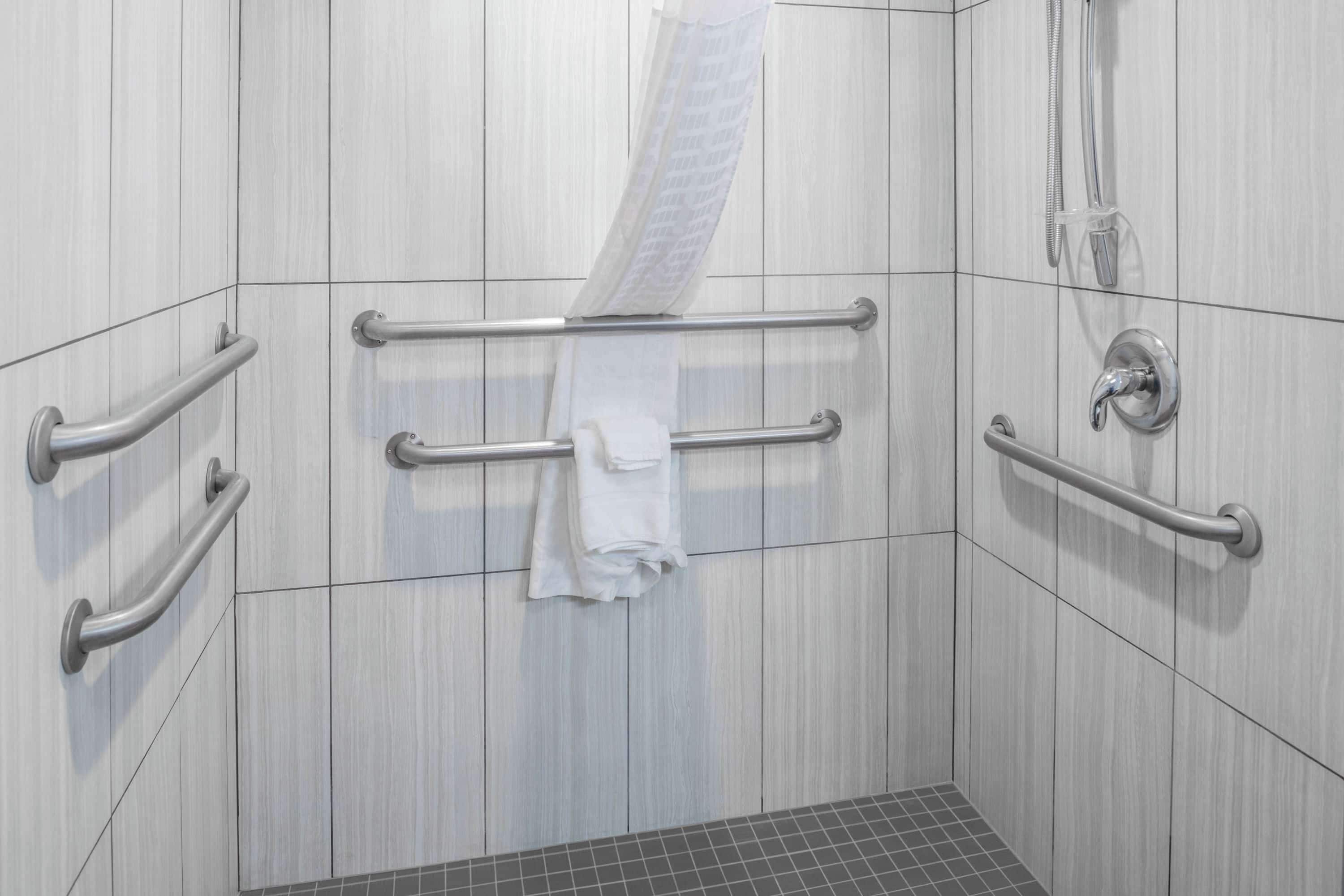 combined shower/bathtub, free toiletries, hair dryer, towels