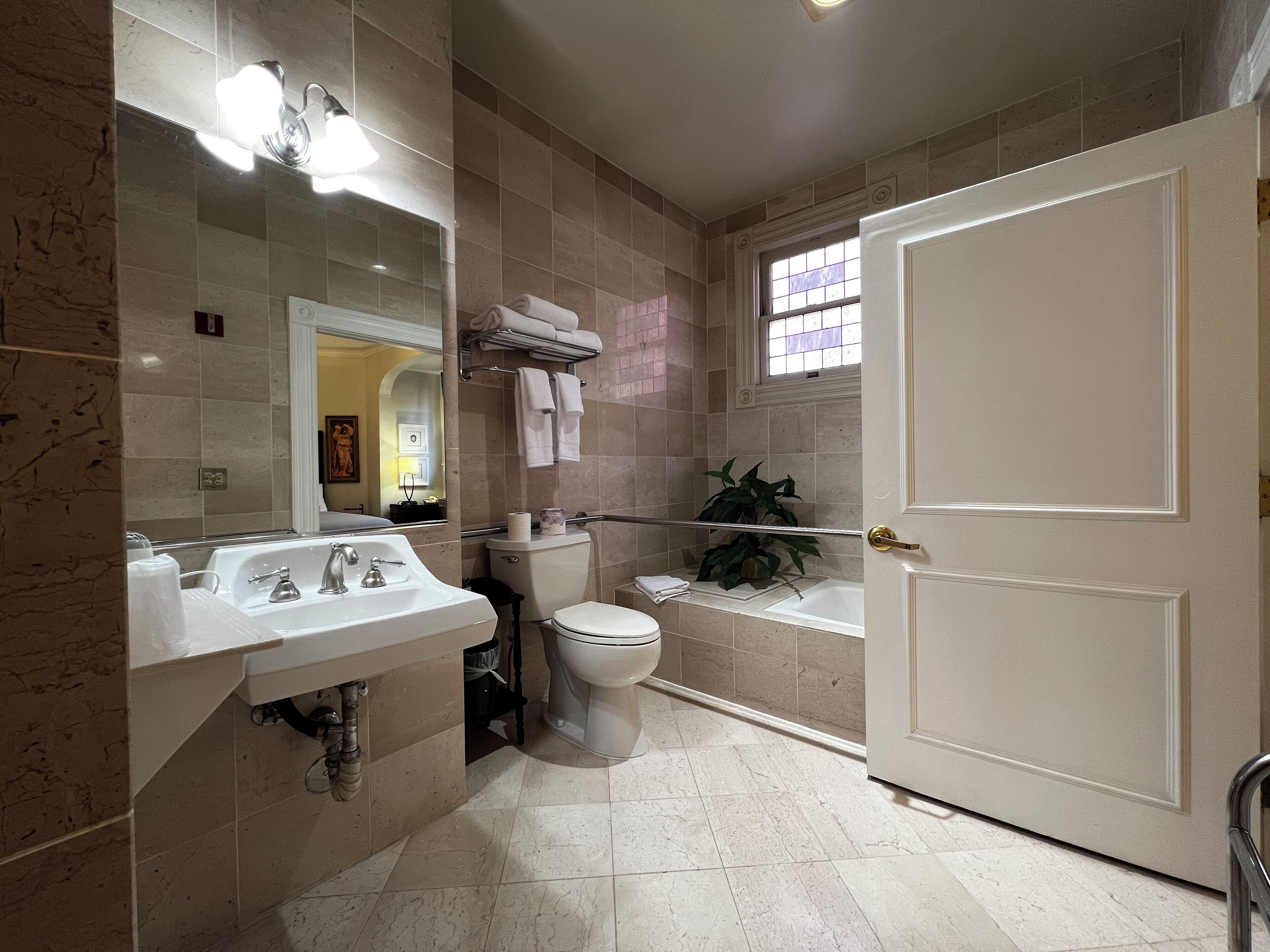 Photo - Sterling Hotel