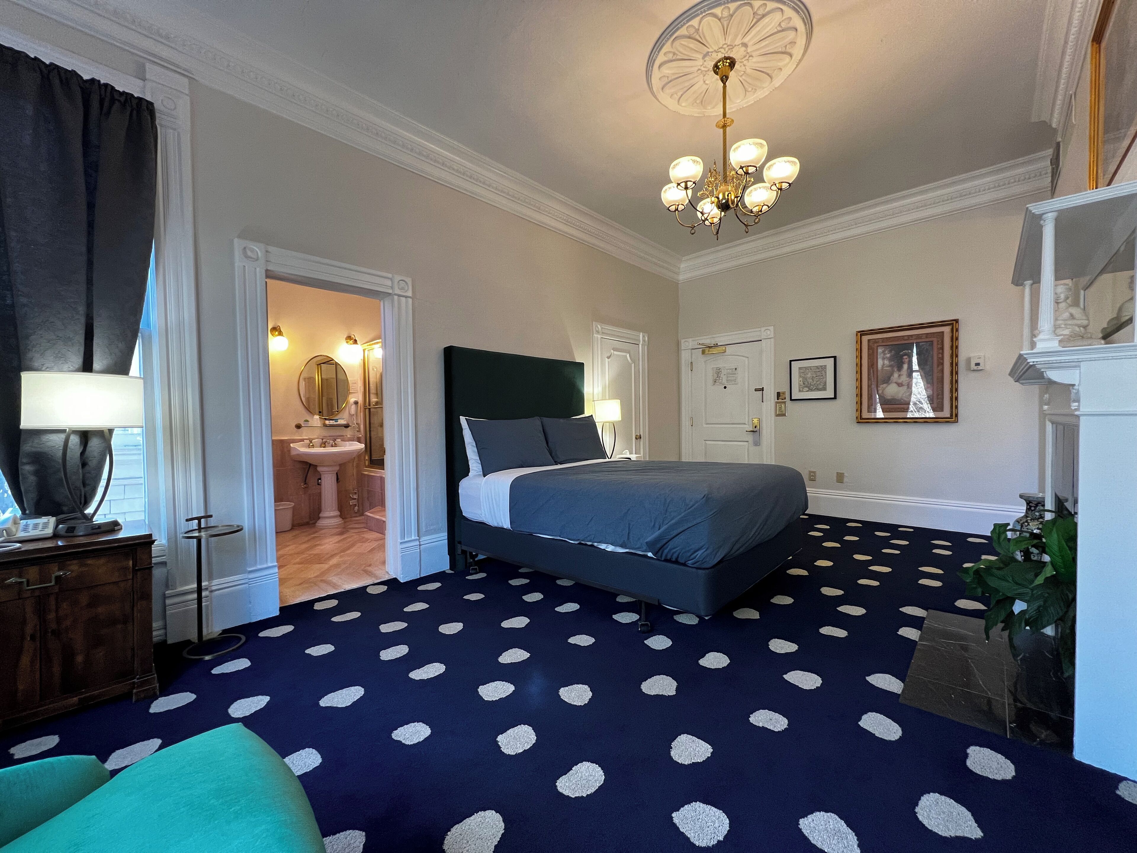 Photo - Sterling Hotel