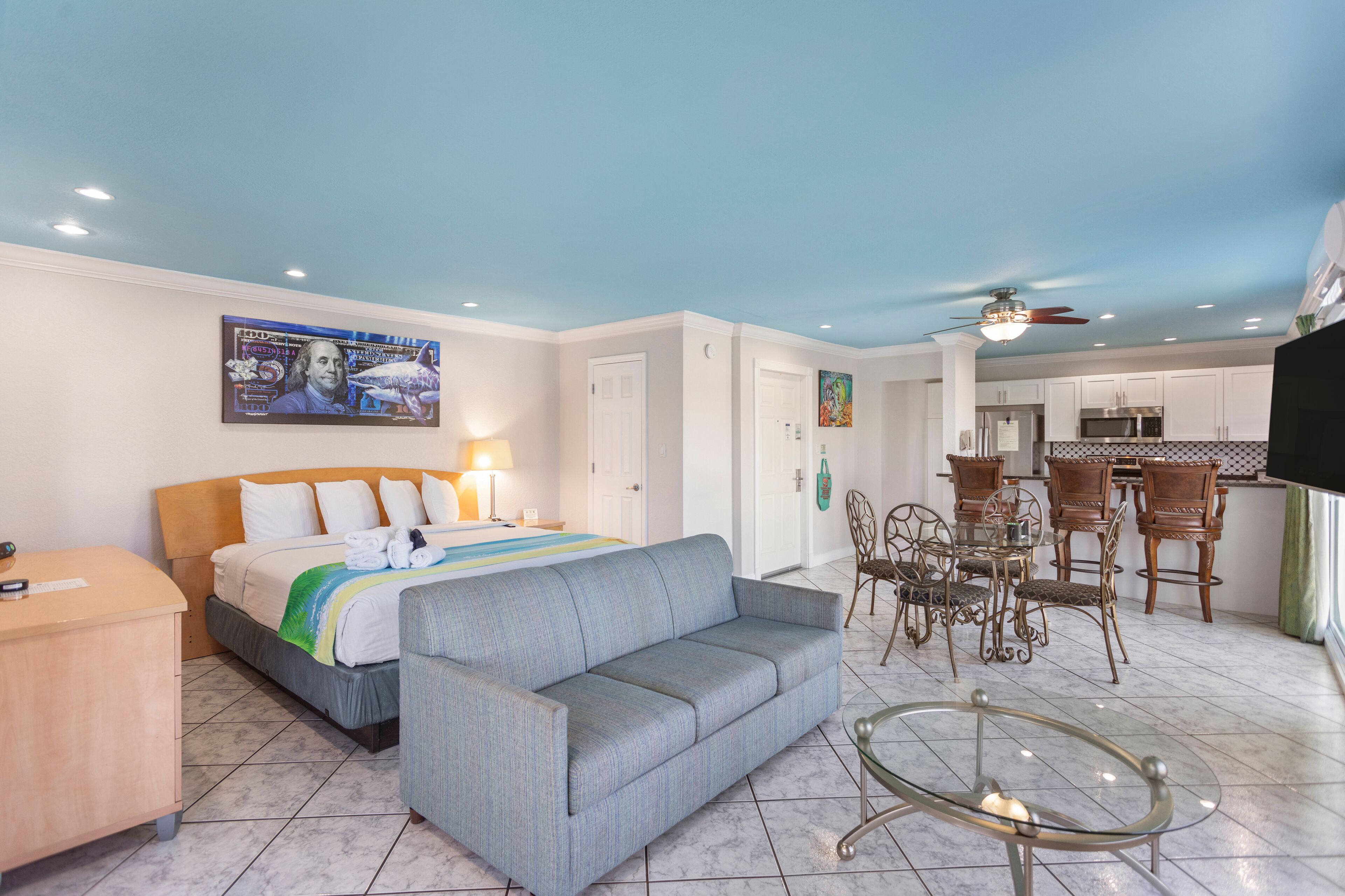 premium penthouse, multiple beds | premium bedding, pillow-top beds, in-room safe, iron/ironing board