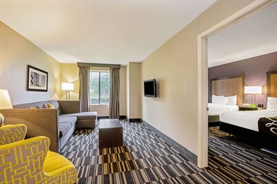 La Quinta Inn & Suites by Wyndham The Woodlands/Spring