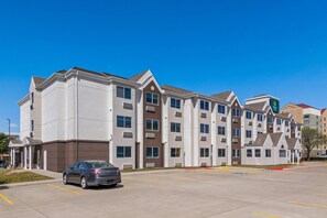 Exterior - Quality Inn & Suites Fort Worth North - Haltom City (Fort Worth)